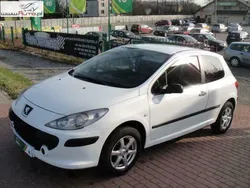 Biały Używany 2006 Peugeot 307 Hatchback | 10 800 zł (Dość drogi)