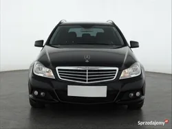Czarny Używany 2012 Mercedes C180 Kombi | 32 499 zł (Uczciwa cena)