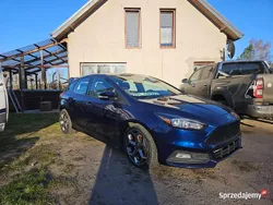 Niebieski Używany 2017 Ford Focus ST Hatchback | 45 000 zł (Dobra cena)