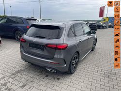 Grafitowy (metalik, perła) Używany 2023 Mercedes B220 Minivan | 76 900 zł