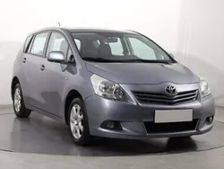 Niebieski Używany 2010 Toyota Verso Minivan | 26 499 zł (Uczciwa cena)