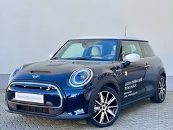 Enigmatic black metalizowany Używany 2023 Mini Cooper SE Hatch Hatchback | 129 900 zł (Dość drogi)