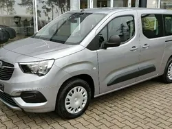 Srebrny (metalik) Używany 2021 Opel Combo Minivan | 82 500 zł (Uczciwa cena)