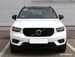Biały Używany 2018 Volvo XC40 SUV | 115 999 zł (Uczciwa cena)