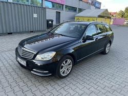 Czarny Używany 2014 Mercedes A180 Kombi | 40 900 zł (Dość drogi)
