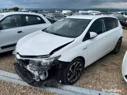 Biały Używany 2018 Toyota Auris Hybrid Design Hatchback | 39 500 zł