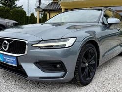 Szary (metalik, perła) Używany 2020 Volvo V60 Momentum Kombi | 89 900 zł (Dość drogi)