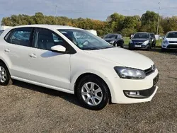 Biały Używany 2010 VW Polo Sedan/Limuzyna | 19 900 zł (Dość drogi)