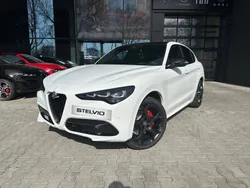 Lakier pastelowy biały z czarnym dachem alfa white Nowe 2025 Alfa Romeo Stelvio SUV | 253 540 zł