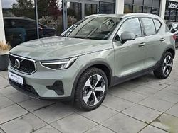 Zielony Używany 2024 Volvo XC40 Core SUV | 159 500 zł