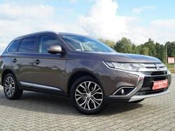 Beżowy (metalik) Używany 2016 Mitsubishi Outlander SUV | 74 900 zł (Dość drogi)