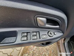 Brązowy Używany 2012 Kia Rio 2 Hatchback | 22 900 zł (Dość drogi)