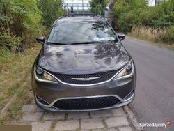 Szary Używany 2020 Chrysler Pacifica SUV | 75 000 zł (Super Cena)