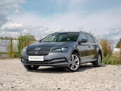 Srebrny (metalik) Używany 2022 Skoda Superb Kombi | 149 999 zł