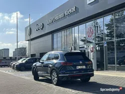 Niebieski Używany 2019 VW Touareg SUV | 266 900 zł