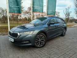 Szary (metalik) Używany 2020 Skoda Octavia Kombi | 79 900 zł (Drogi)