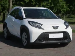 Biały Używany 2022 Toyota Aygo Hatchback | 51 499 zł (Dość drogi)