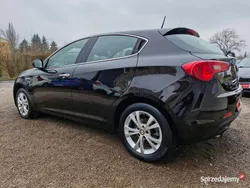 Czarny Używany 2012 Alfa Romeo Giulietta Hatchback | 29 900 zł (Uczciwa cena)