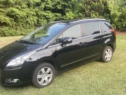 Czarny Używany 2013 Peugeot 5008 Minivan | 25 000 zł (Super Cena)