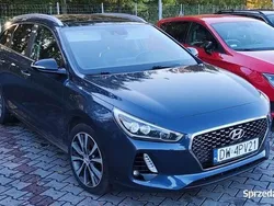Niebieski Używany 2017 Hyundai i30 Kombi | 44 999 zł