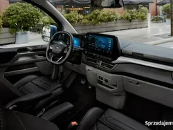 Czerwony (metalik) Nowe 2024 Ford Tourneo Custom Active Sedan/Limuzyna | 287 574 zł (Uczciwa cena)