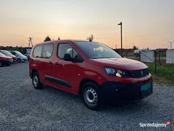 Czerwony Używany 2021 Peugeot Partner Minivan | 42 000 zł (Uczciwa cena)
