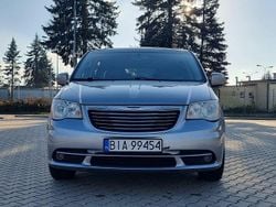 Srebrny Używany 2015 Chrysler Town & Country Touring Van | 48 900 zł