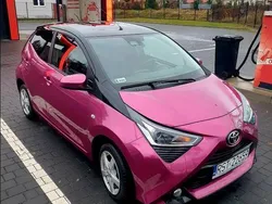 Fioletowy Używany 2018 Toyota Aygo X-cite Hatchback | 46 500 zł (Dość drogi)