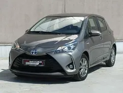 Beżowy Używany 2017 Toyota Yaris Hybrid Hatchback | 49 900 zł (Uczciwa cena)