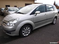 Srebrny Używany 2007 Toyota Corolla Verso Minivan | 15 400 zł