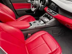 Biały Używany 2021 Alfa Romeo Giulia Sedan/Limuzyna | 99 000 zł (Super Cena)