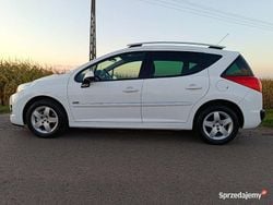 Biały Używany 2012 Peugeot 207 Kombi | 17 900 zł (Dość drogi)