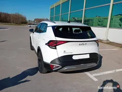 Biały Używany 2022 Kia Sportage 2 SUV | 92 900 zł (Uczciwa cena)