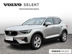 Srebrny Używany 2024 Volvo XC40 SUV | 152 900 zł (Uczciwa cena)