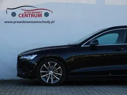 Czarny (metalik) Używany 2021 Volvo V60 Kombi | 96 900 zł (Super Cena)