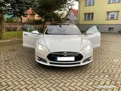 Biały Używany 2015 Tesla Model S Sedan/Limuzyna | 81 000 zł