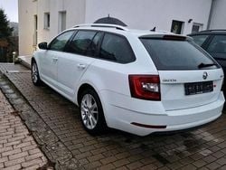 Biały Używany 2017 Skoda Octavia Kombi | 30 000 zł (Dobra cena)