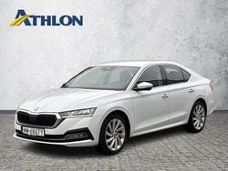 Biały (metalik) Używany 2022 Skoda Octavia Sedan/Limuzyna | 73 500 zł (Uczciwa cena)
