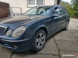 Grafitowy Używany 2004 Mercedes E270 Kombi | 6000 zł