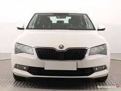 Biały Używany 2019 Skoda Superb Sedan/Limuzyna | 60 499 zł (Dobra cena)