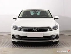 Biały Używany 2018 VW Passat Sedan/Limuzyna | 70 999 zł (Uczciwa cena)