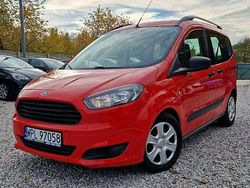 Czerwony Używany 2016 Ford Tourneo Courier Trend Minivan | 23 900 zł