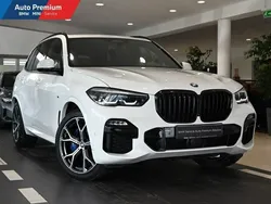 Biały (metalik) Używany 2020 BMW X5 SUV | 234 900 zł