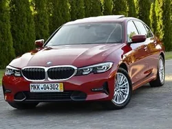 Czerwony Używany 2022 BMW 320e Sport Line Sedan/Limuzyna | 81 300 zł
