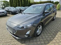 Szary (metalik) Używany 2019 Ford Focus Kombi | 35 600 zł (Uczciwa cena)