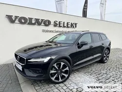 Czarny Używany 2024 Volvo V60 CC Kombi | 233 900 zł (Uczciwa cena)