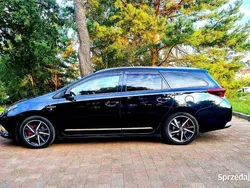 Czarny Używany 2016 Toyota Auris Hybrid Kombi | 67 500 zł (Drogi)