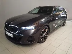 Szary sophisto z brylantowym połyskiem metalizowany Nowe 2024 BMW 540 Comfort Edition Kombi | 379 900 zł (Uczciwa cena)