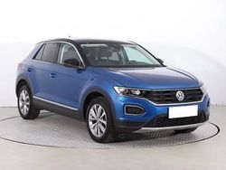 Niebieski Używany 2019 VW T-Roc SUV | 77 999 zł (Uczciwa cena)