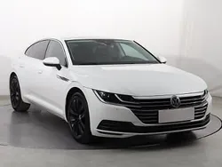 Biały Używany 2018 VW Arteon Sedan/Limuzyna | 74 999 zł (Uczciwa cena)
